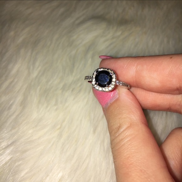 Fragrant Jewels Onyx Birthstone Ring - Picture 2 of 3